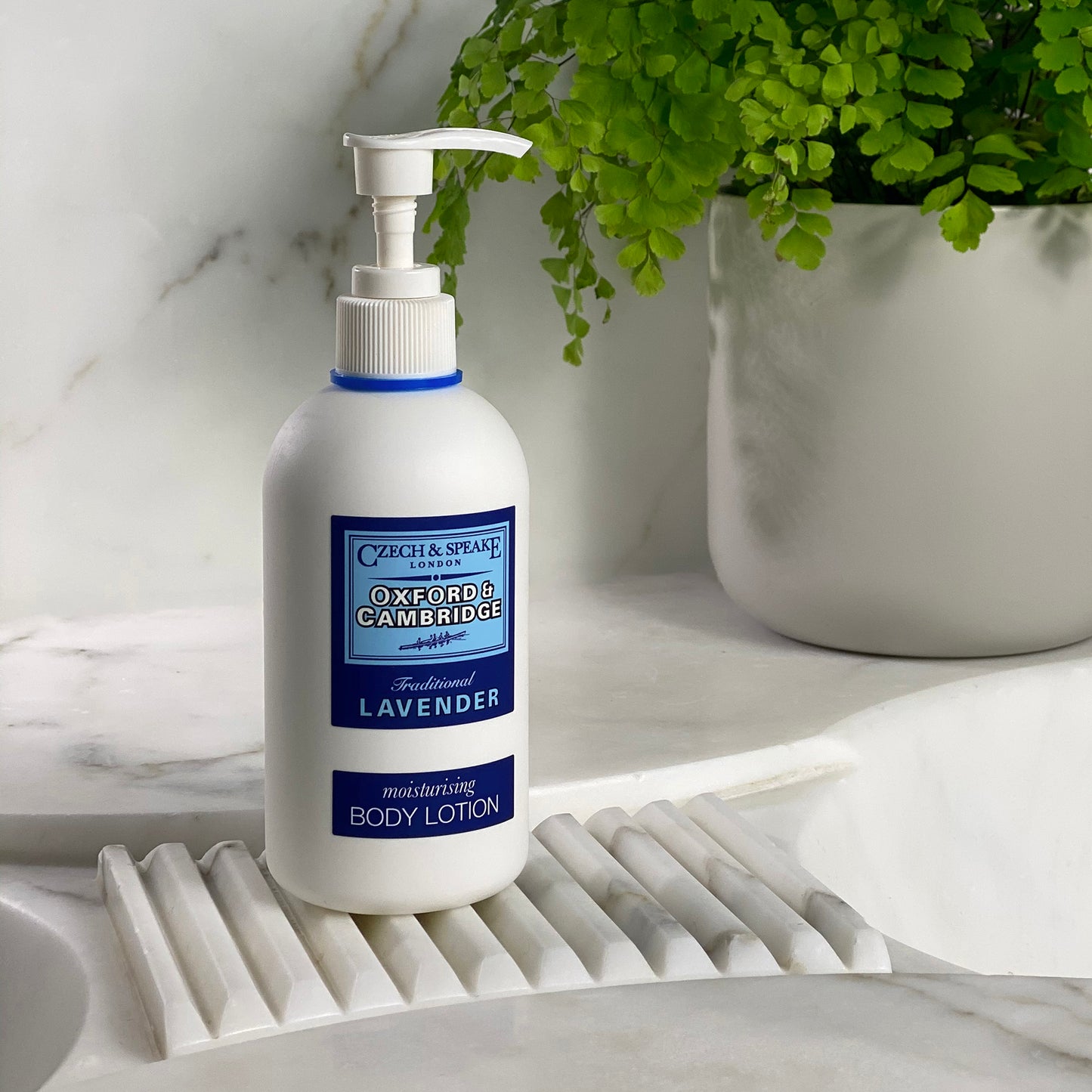 Oxford &amp; Cambridge Body Lotion 300ml